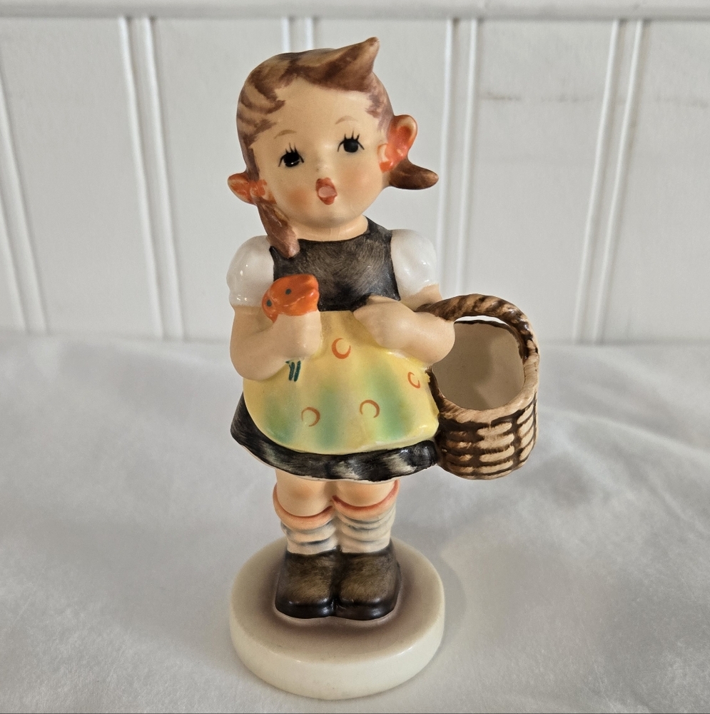 Vintage 1962 Goebel Hummel Sister Figurine - #98 2/0